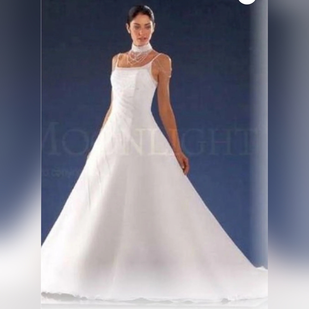 Moonlight Elegant White Wedding Dress Size 4 Retail $5,000.